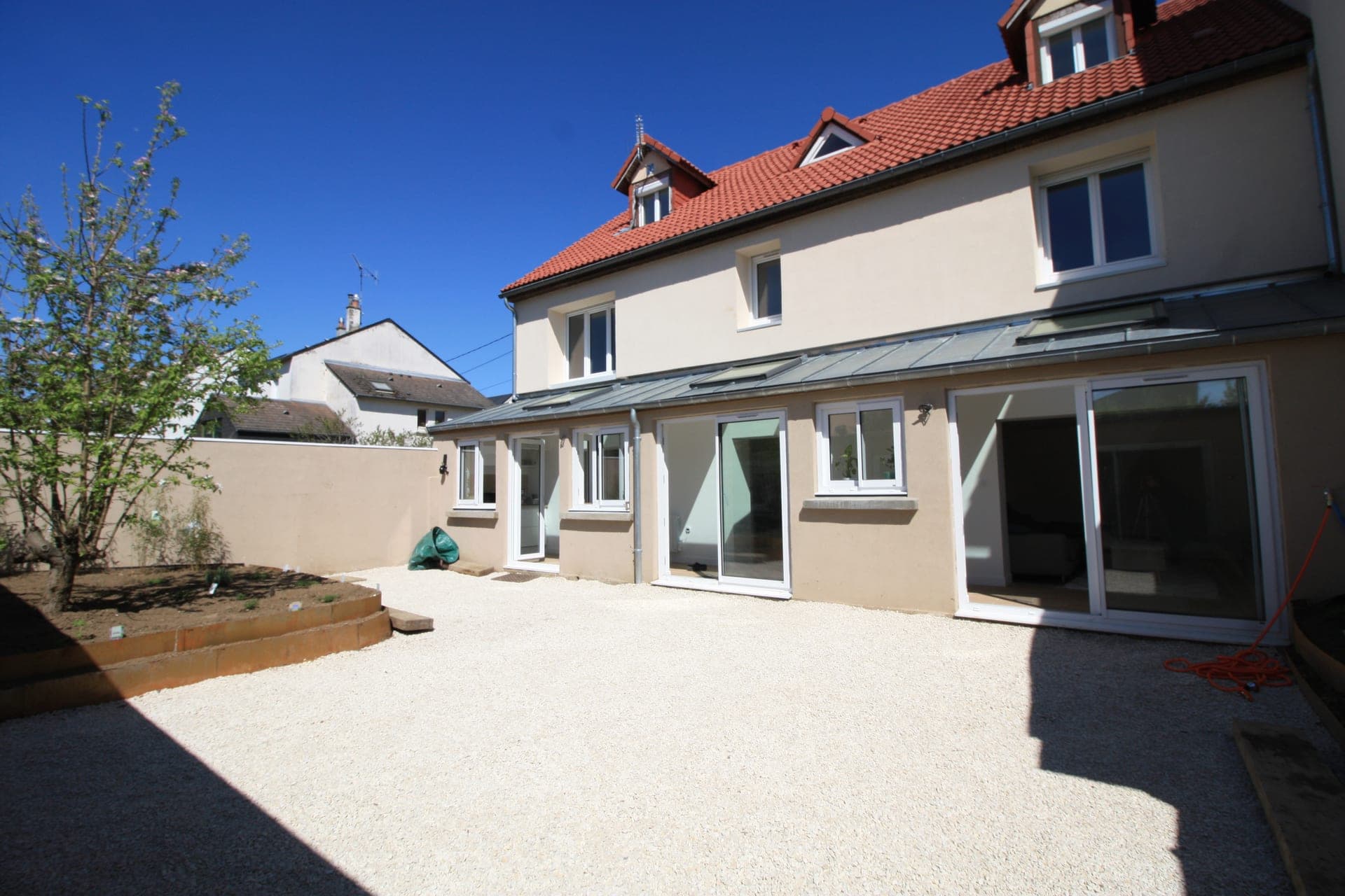 Jardin clos 90 m² — exposition sud